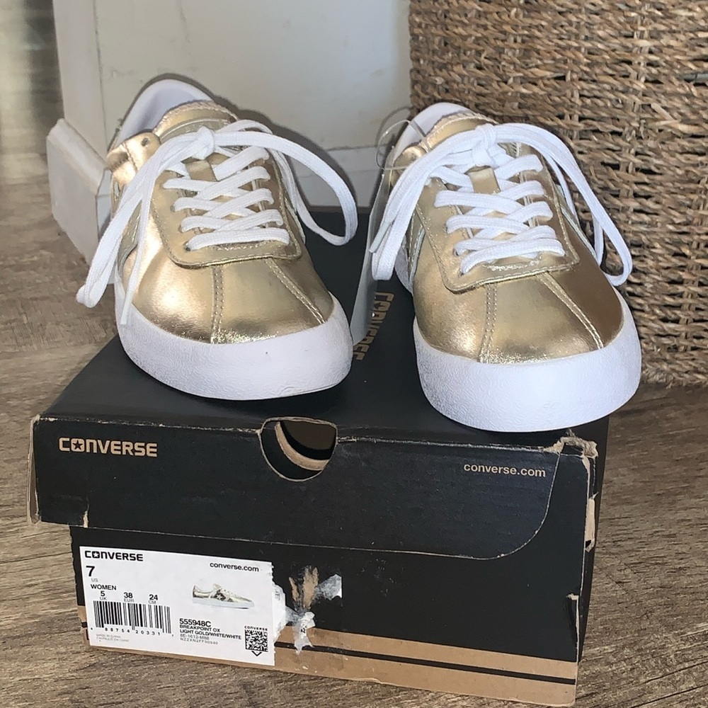 NWT Womens Gold Metallic Converse Sneakers Size 7 - Picture 2 of 5